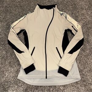 Lululemon Women’s Size 6 Cream Run Draft Dodger Lace Vented Floral Zip Up Jacket